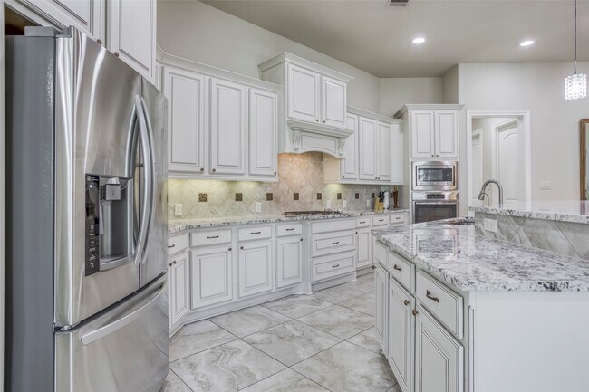 Building Photo - 29114 Davenport Dr