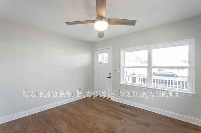 Building Photo - 1902 S Watkins St