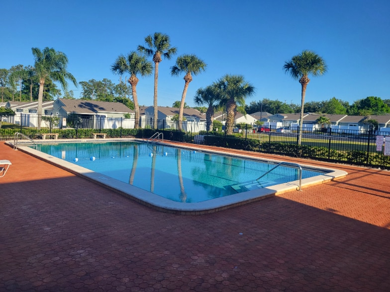 Building Photo - 105 Dorchester Square