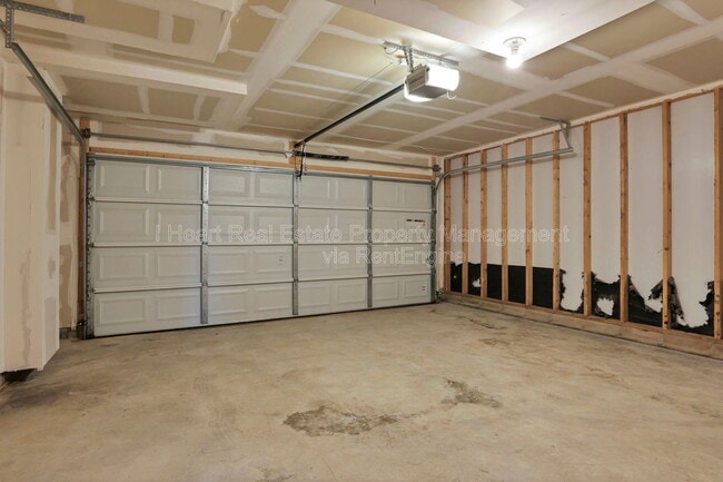 Building Photo - 7449 Sugarbark Dr