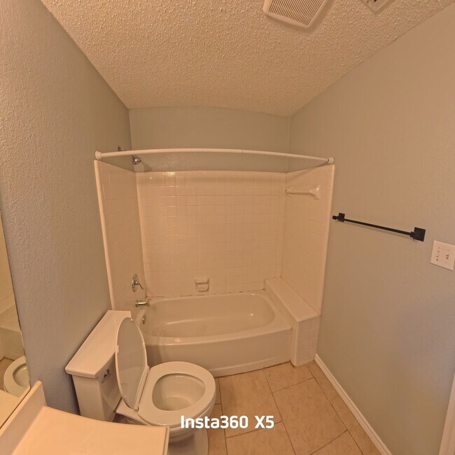 Building Photo - 1209 Montclair Dr