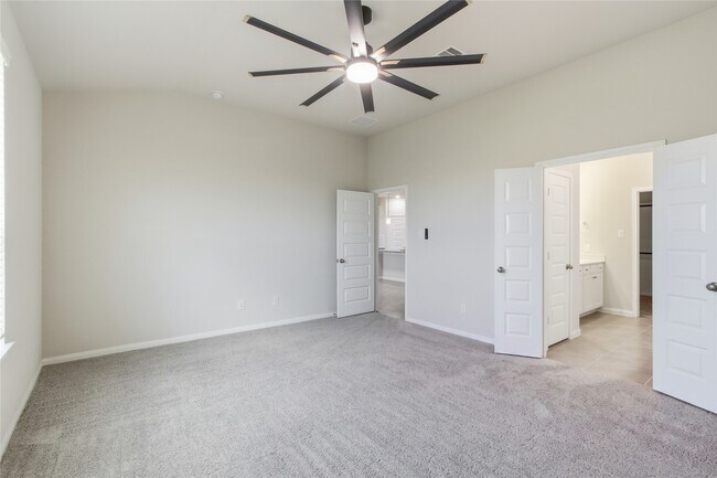 Building Photo - 7302 Toluca Dr