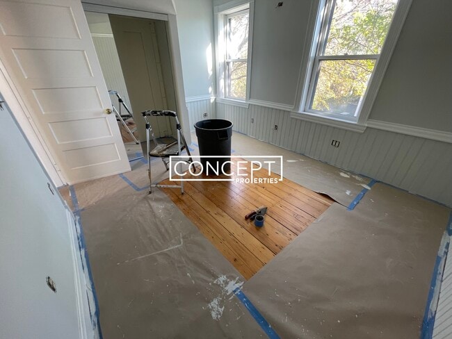 Building Photo - 54 Lawn St