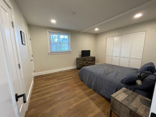 Building Photo - Lovely Ranch Home