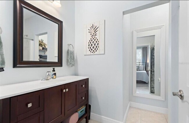 Building Photo - 3/2.5/1 Lakeside Plantation Townhouse