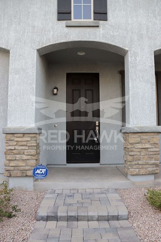 Building Photo - 250 N Sandal