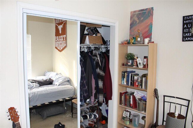 Building Photo - 2804 Rio Grande St