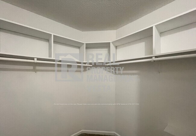 Building Photo - 531 Bristle Cone Dr