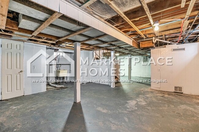 Building Photo - 7647 Fielding St