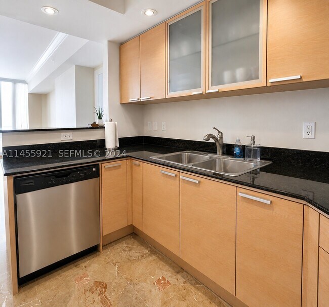 Building Photo - 16699 Collins Ave