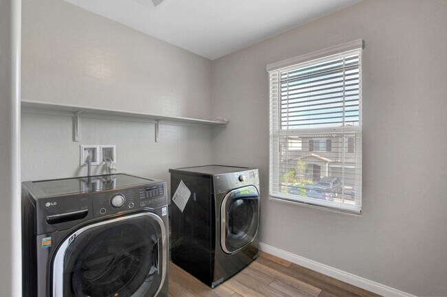 Building Photo - Beautifully Upgraded 4 Bedroom, Two Story ...