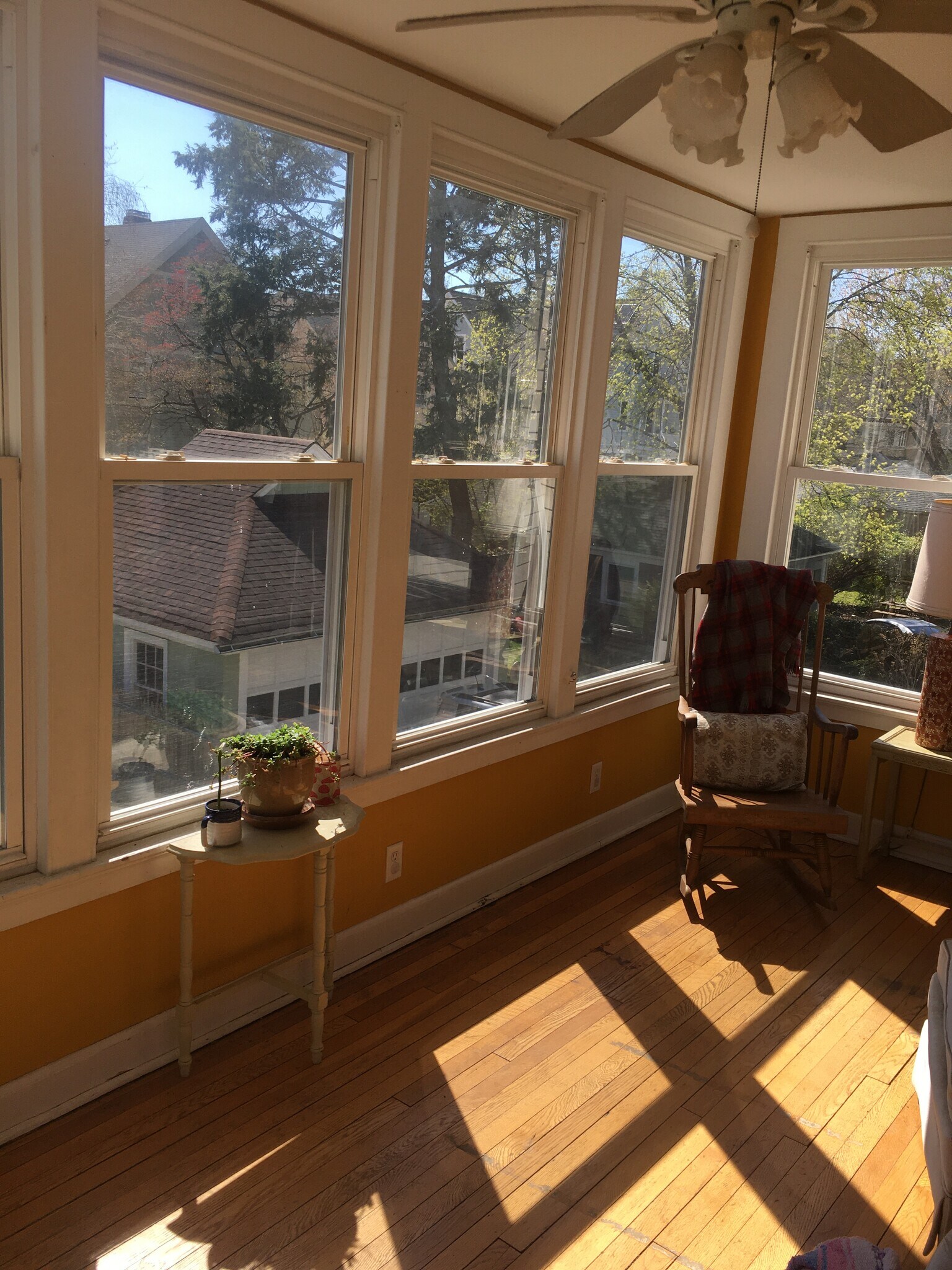 veranda - 266 Willow St