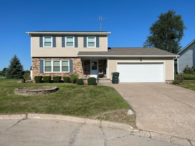 Building Photo - 1602 Meadow Ln