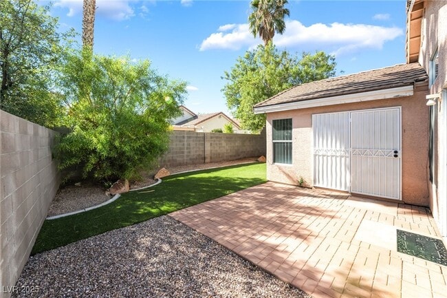 Building Photo - 1512 Iron Springs Dr
