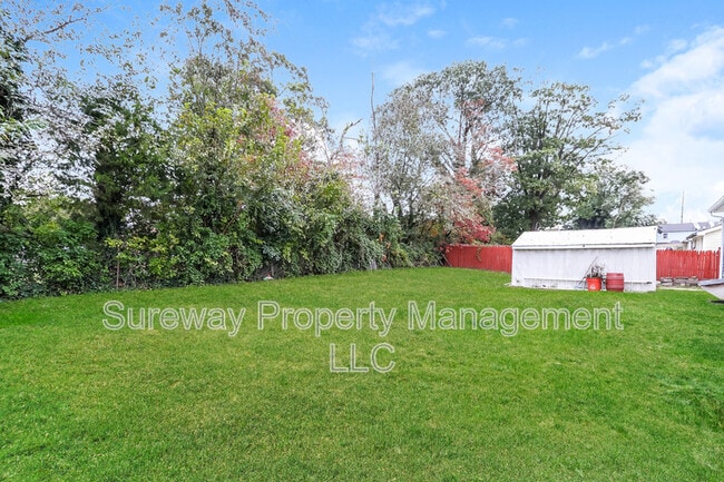 Building Photo - 408 Rosewood Ave