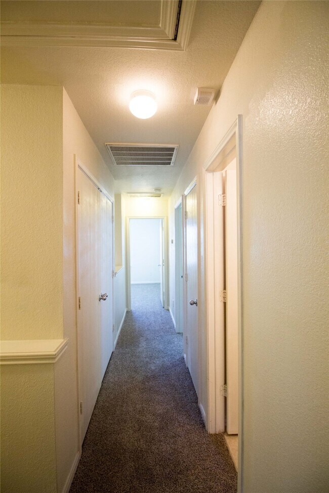 Building Photo - 8011 Singing Sonnet Ln