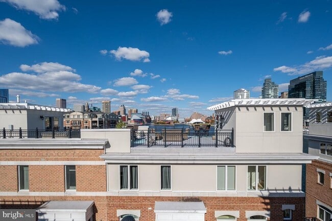 Building Photo - 621 Ponte Villas N