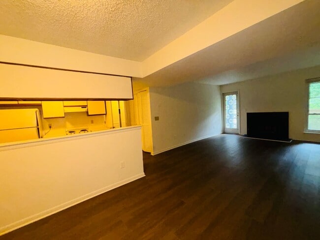 Building Photo - 1316 Henry Ln