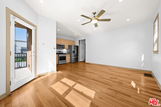 Building Photo - 9056 Hubbard St