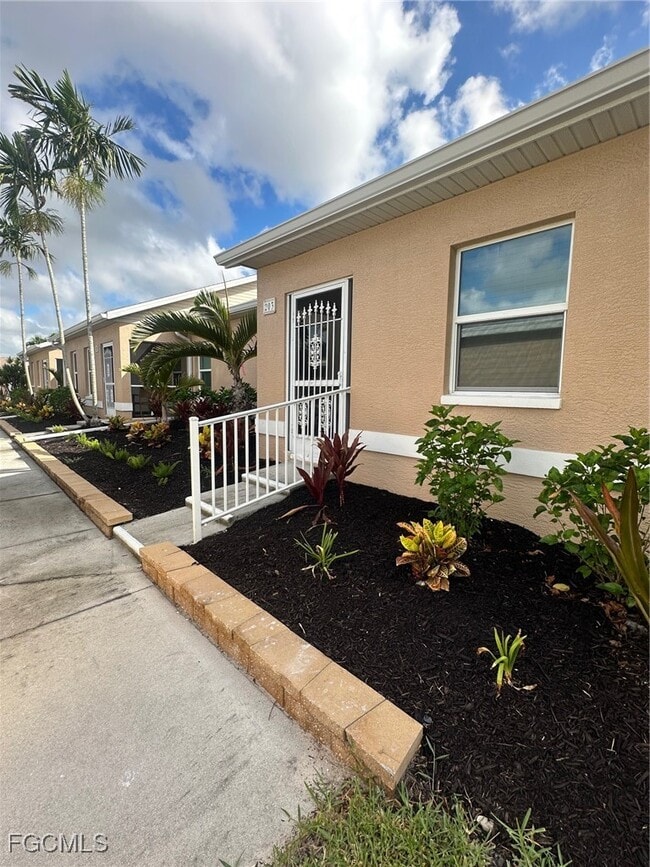 Building Photo - 16821 Sanibel Sunset Ct