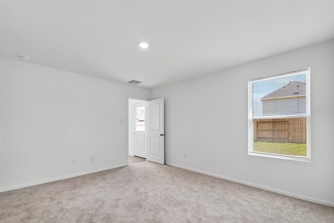 Building Photo - 18510 Autumn Hts Ln