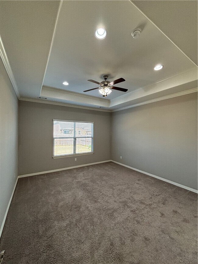 Building Photo - 4400 SW Eggersway Pl