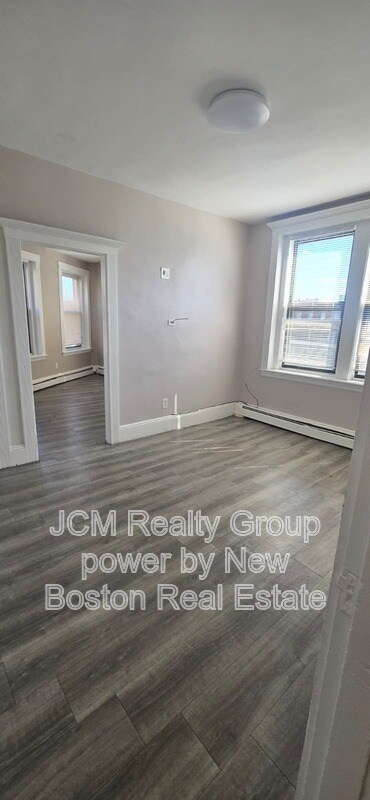 Building Photo - 116-124A Central Ave