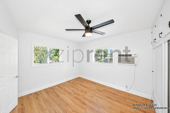 Building Photo - 5185 Olivewood Ave