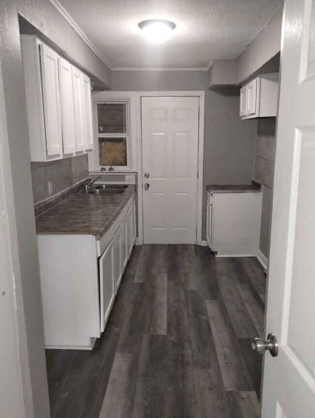 Building Photo - 51-53 Waverly - D&amp;S