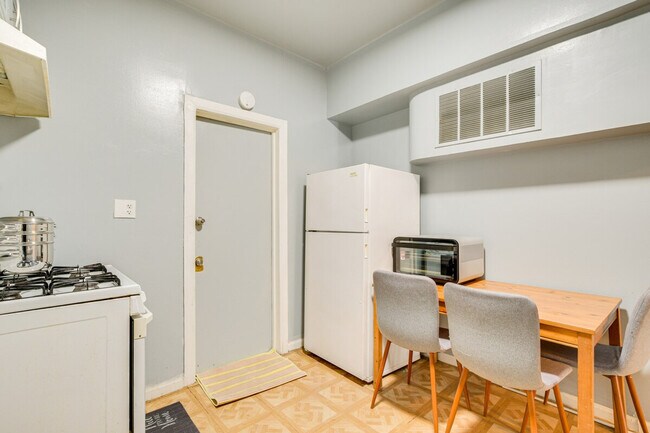 Building Photo - 3443 W Flournoy St