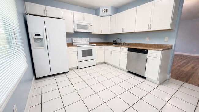 Building Photo - 3335 Catamaran Way