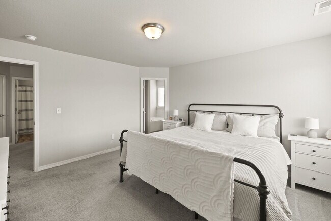 Building Photo - Well maintained Fountain Home with 3 bedrooms and  beautiful mountain views.