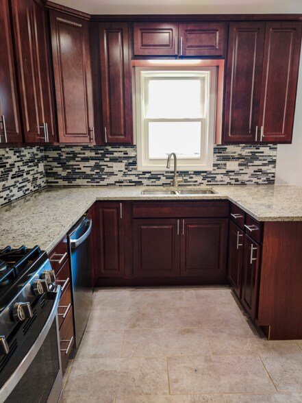 Building Photo - 4629 W 99th St