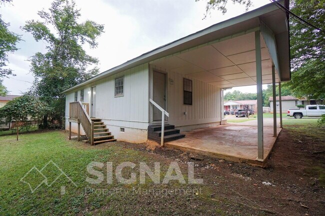Building Photo - 724 Illinois Rd