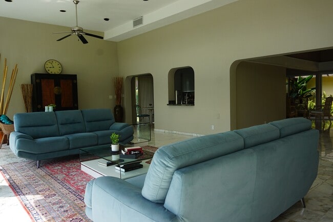 Building Photo - 4511 King Palm Dr