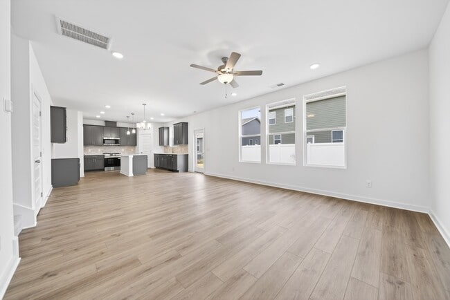 Building Photo - 7060 Sutton Dr