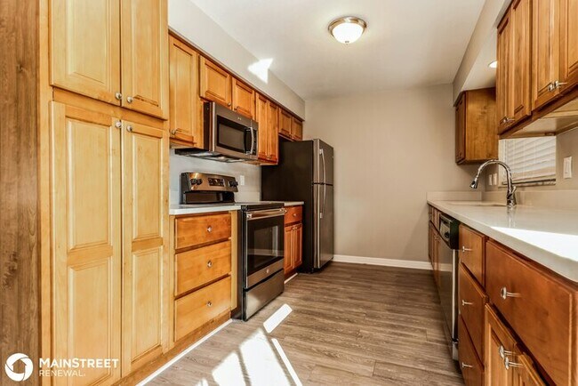 Building Photo - 1411 Cromwell Dr, Tarpon Springs, FL 34689