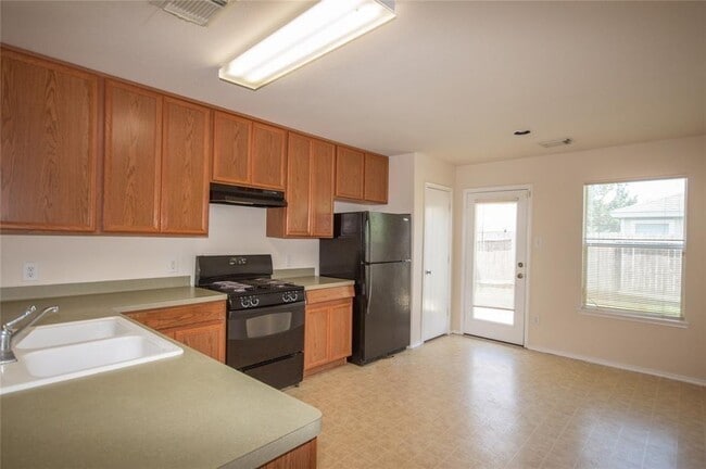 Building Photo - 315 Remington Creek Dr