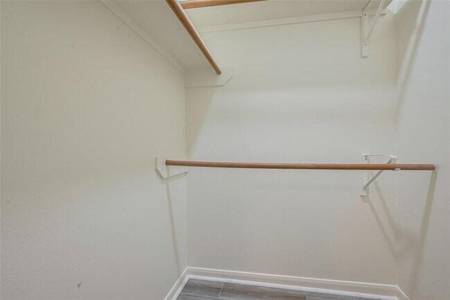 Building Photo - 17215 Stratford Green Dr