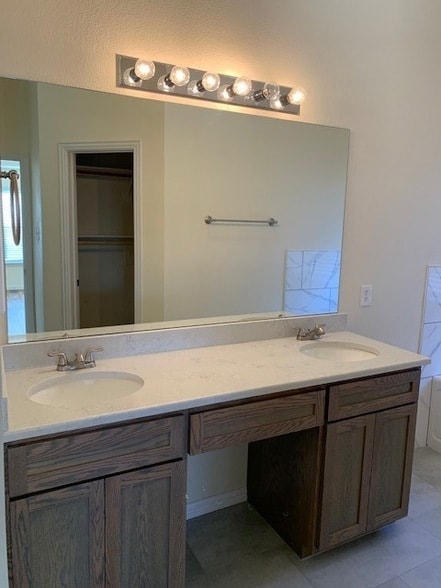 Building Photo - 2829 Rosewood Blvd