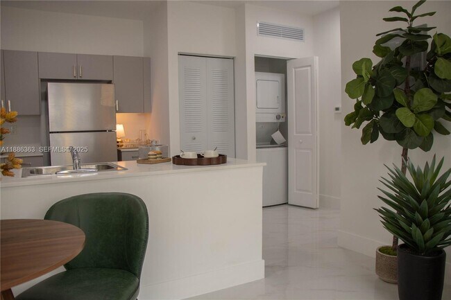 Building Photo - 1455 W 29th St