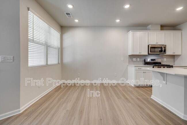 Building Photo - 807 Gable Oak Ln