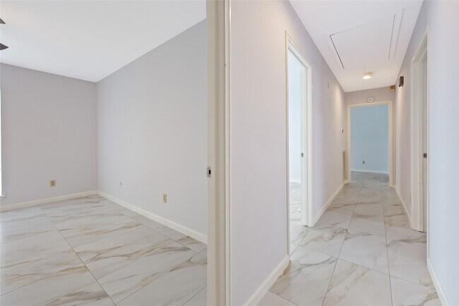 Building Photo - 12018 Beinhorn Dr