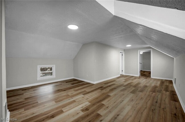 Building Photo - 1939 W 54th St
