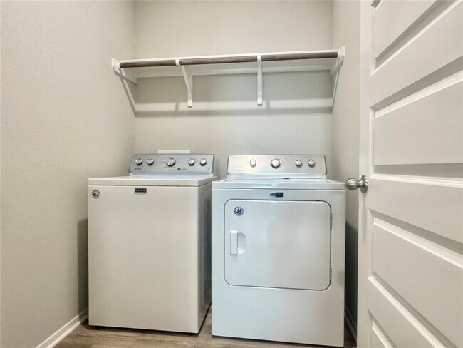 Building Photo - 13 Bent Trl Ln