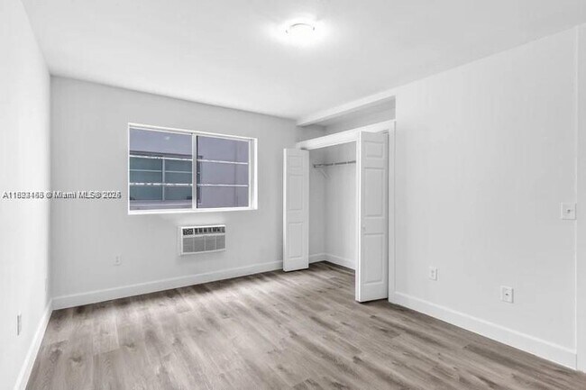 Building Photo - 7930 Tatum Waterway Dr