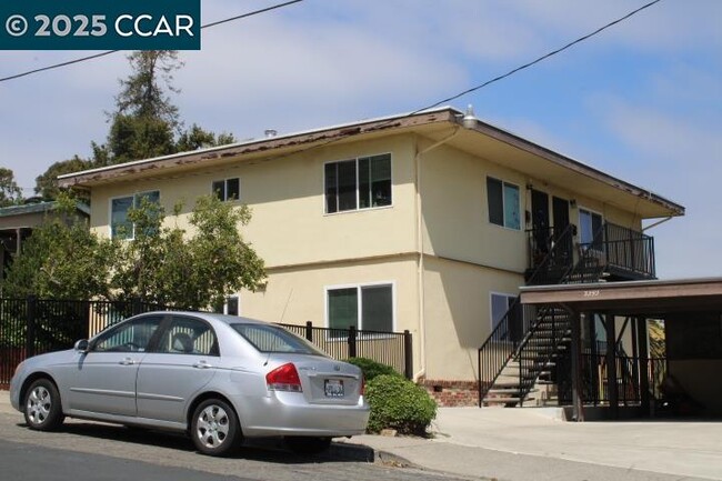 Building Photo - 2292 Orleans Dr