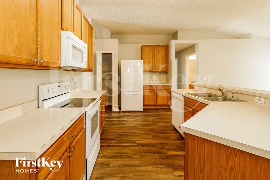 Building Photo - 2411 Dumas Dr