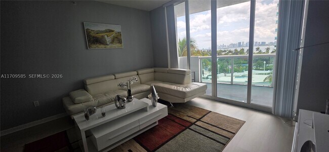 Building Photo - 7900 Harbor Island Dr