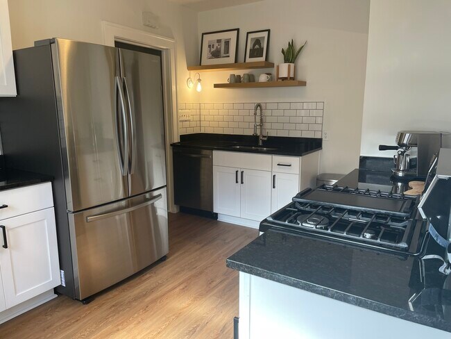 Kitchen - 4724 Lyndale Ave S